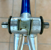 Load image into Gallery viewer, 57cm Vitus 979 Dural Frameset - Mavic bb, Stronglight hs