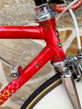 Load image into Gallery viewer, 55cm Cinelli Caramanti by Vetta Lo Pro Pursuit Bike