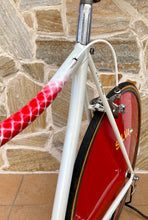 Load image into Gallery viewer, 55cm Cinelli Caramanti by Vetta Lo Pro Pursuit Bike