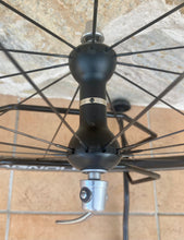 Load image into Gallery viewer, Campagnolo Neutron Asymmetrical Wheelset For Clincher 700c