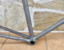 Load image into Gallery viewer, NOS 60,5cm Cicli Boschetti Vintage Steel Road Bike Frame - 1970s