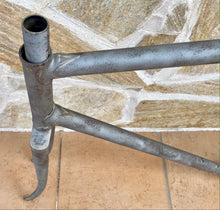 Load image into Gallery viewer, NOS 60,5cm Cicli Boschetti Vintage Steel Road Bike Frame - 1970s
