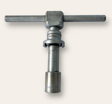 Load image into Gallery viewer, Campagnolo Mechanics Wooden Master Tool Box #3380