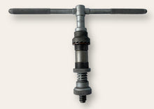 Load image into Gallery viewer, Campagnolo Mechanics Wooden Master Tool Box #3380