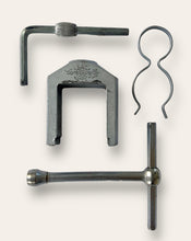 Load image into Gallery viewer, Campagnolo Mechanics Wooden Master Tool Box #3380