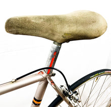 Load image into Gallery viewer, Vintage road race bike Chesini Precision - 1970s