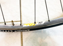 Load image into Gallery viewer, Andrea Pesenti bike on Trek 5500 Oclv