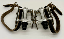 Load image into Gallery viewer, Mavic 640 SSC Pedals with Alfredo Binda Straps
