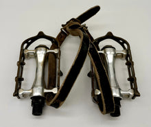 Load image into Gallery viewer, Mavic 640 SSC Pedals with Alfredo Binda Straps

