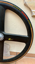 Load image into Gallery viewer, Corima HR 4 Spoke Carbon 650c Rear Wheel

