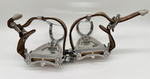 Load image into Gallery viewer, Campagnolo Chorus pedals with Campagnolo cage and straps
