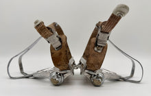 Load image into Gallery viewer, Campagnolo Chorus pedals with Campagnolo cage and straps
