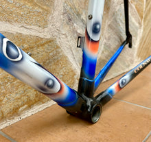 Load image into Gallery viewer, 56cm - 57cm Colnago C40 B-Stay Carbon Frameset
