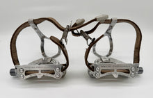 Load image into Gallery viewer, Campagnolo Chorus pedals with Campagnolo cage and straps
