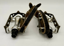Load image into Gallery viewer, Mavic 640 SSC Pedals with Alfredo Binda Straps
