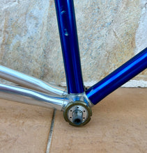 Load image into Gallery viewer, 57cm Vitus 979 Dural Frameset - Mavic bb, Stronglight hs
