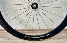Load image into Gallery viewer, Campagnolo Pista Wheelset For Tubular
