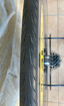 Load image into Gallery viewer, 700c Mavic Comete Disc &amp; Cosmic Carbone Wheelset
